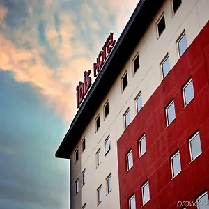 *** Hotel Ibis Canoas Shopping Brasil